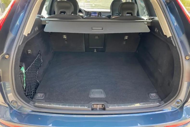 Volvo XC60 din 2022 cu 73.250 km - oferta VOL106867 - foto 6