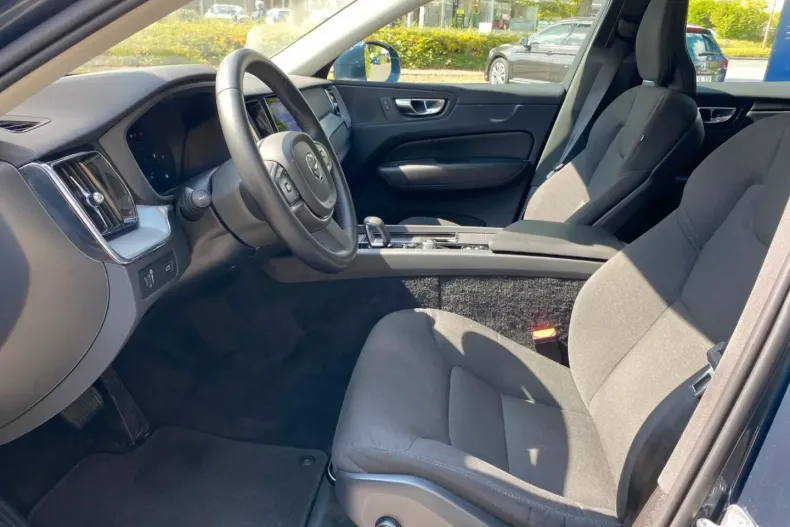 Volvo XC60 din 2022 cu 73.250 km - oferta VOL106867 - foto 9