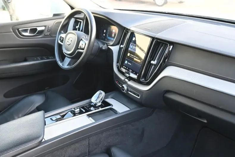 Volvo XC60 din 2021 cu 48.227 km - oferta VOL106871 - foto 12