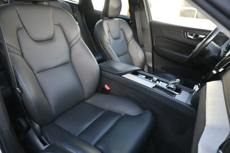 Volvo XC60 din 2021 cu 48.227 km - oferta VOL106871 - foto 13