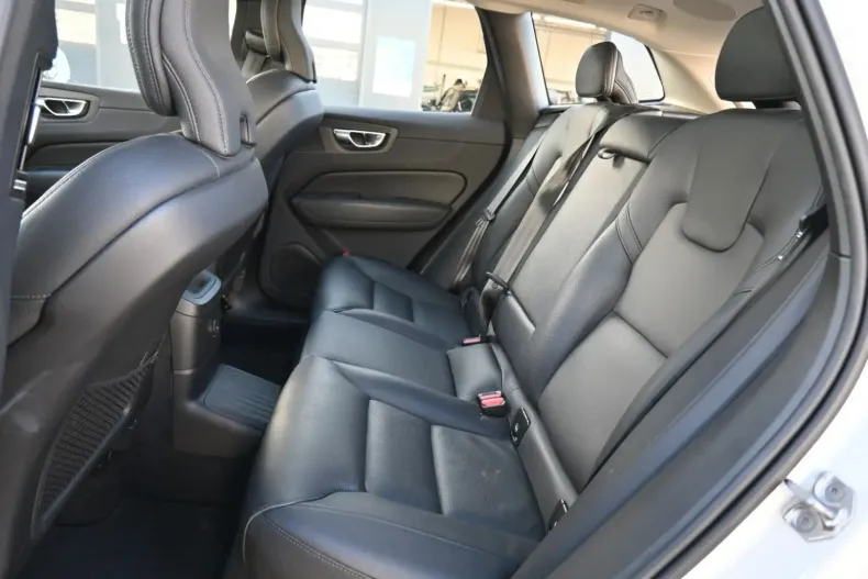 Volvo XC60 din 2021 cu 48.227 km - oferta VOL106871 - foto 14