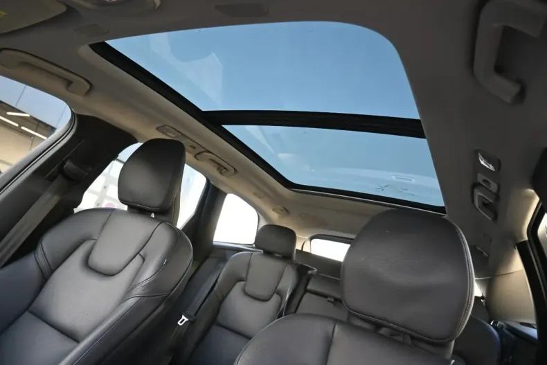 Volvo XC60 din 2021 cu 48.227 km - oferta VOL106871 - foto 24