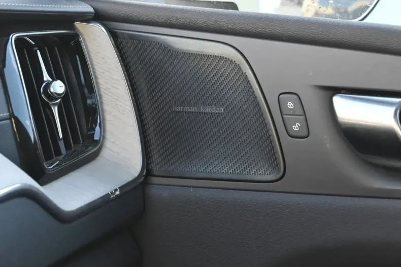 Volvo XC60 din 2021 cu 48.227 km - oferta VOL106871 - foto 26