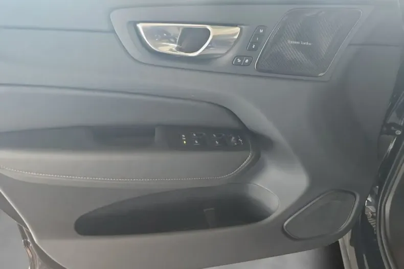 Volvo XC60 din 2024 cu 13.771 km - oferta VOL106874 - foto 14