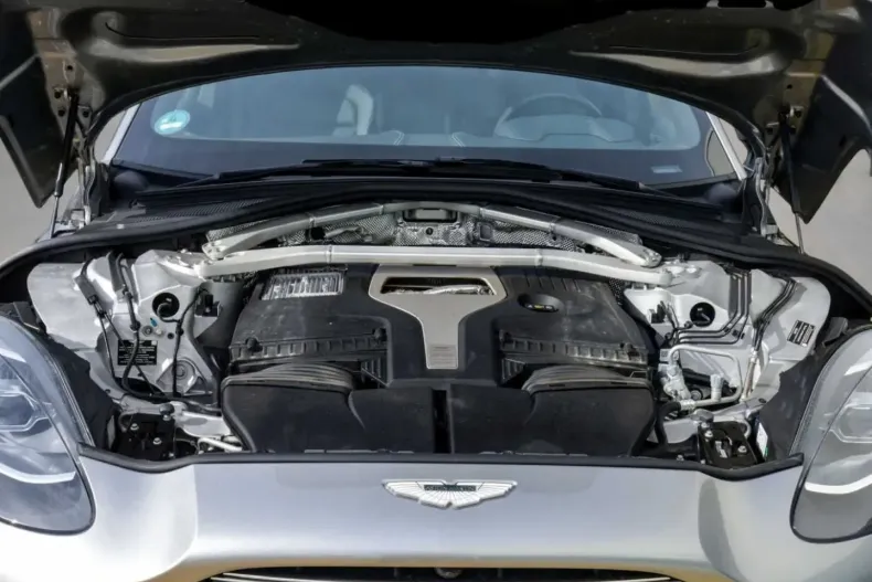 Aston Martin DBX din 2024 cu 10.990 km - oferta AST106886 - foto 8