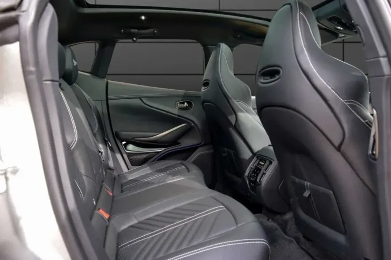 Aston Martin DBX din 2024 cu 10.990 km - oferta AST106886 - foto 23