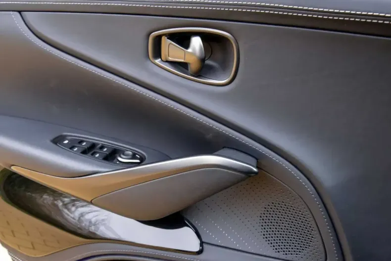 Aston Martin DBX din 2024 cu 10.990 km - oferta AST106886 - foto 27