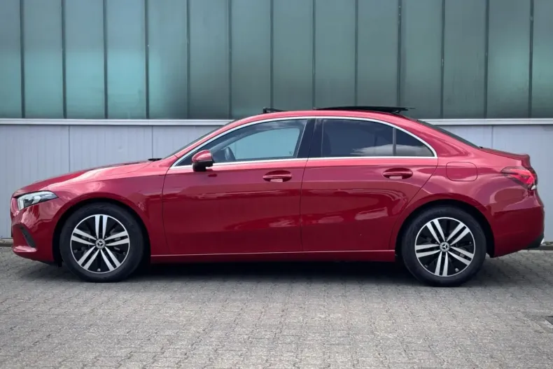 Mercedes-Benz A 200 din 2022 cu 60.908 km - oferta MER106889 - foto 3