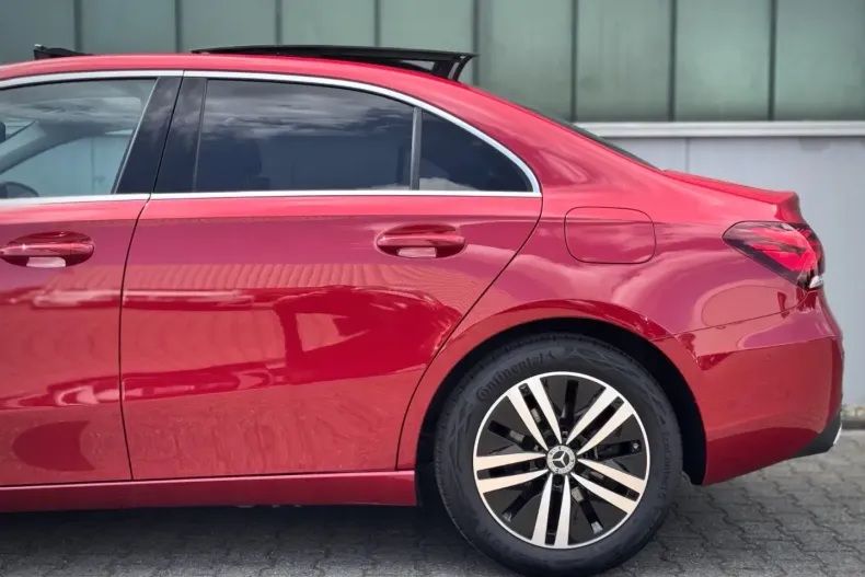 Mercedes-Benz A 200 din 2022 cu 60.908 km - oferta MER106889 - foto 4