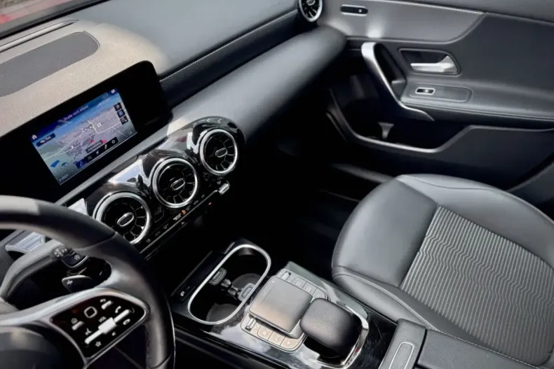 Mercedes-Benz A 200 din 2022 cu 60.908 km - oferta MER106889 - foto 19