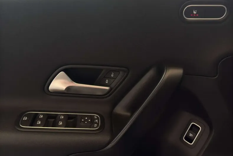 Mercedes-Benz A 180 din 2024 cu 18.911 km - oferta MER106893 - foto 6