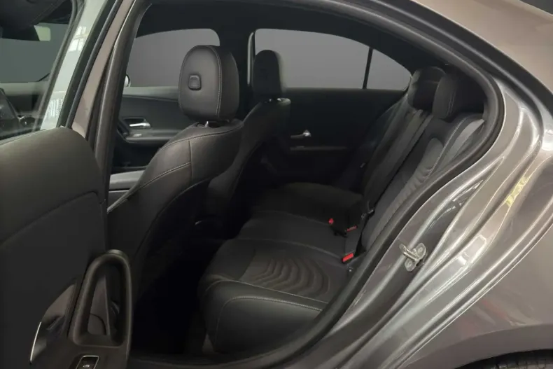 Mercedes-Benz A 180 din 2024 cu 18.911 km - oferta MER106893 - foto 8