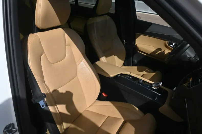 Volvo XC90 din 2021 cu 59.500 km - oferta VOL106913 - foto 11