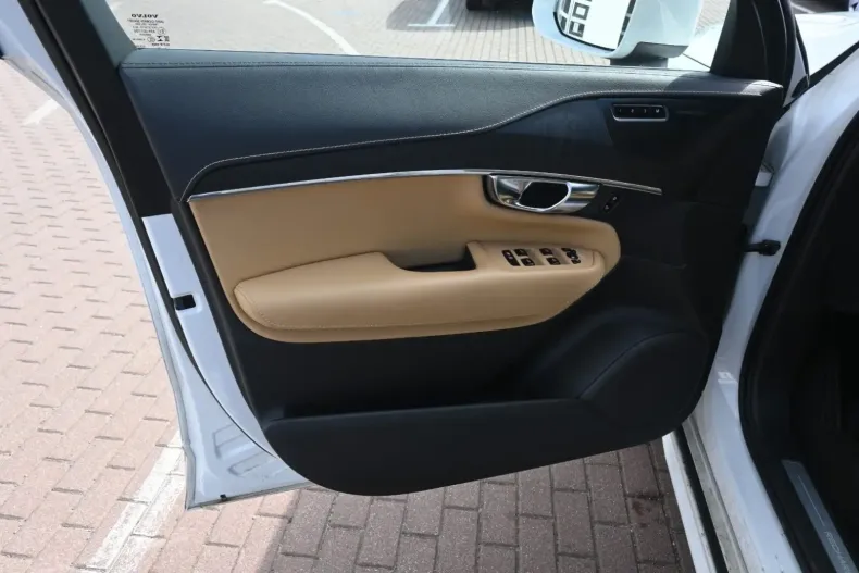 Volvo XC90 din 2021 cu 59.500 km - oferta VOL106913 - foto 17