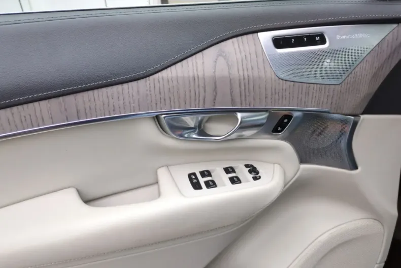 Volvo XC90 din 2021 cu 65.100 km - oferta VOL106920 - foto 7