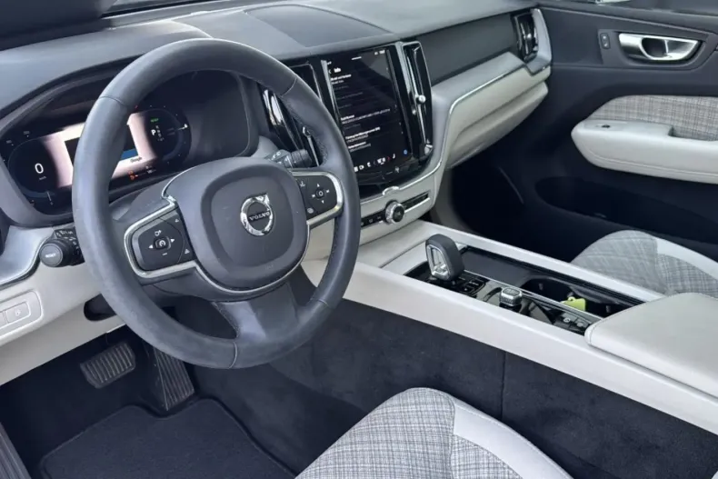 Volvo XC60 din 2023 cu 37.690 km - oferta VOL106921 - foto 8