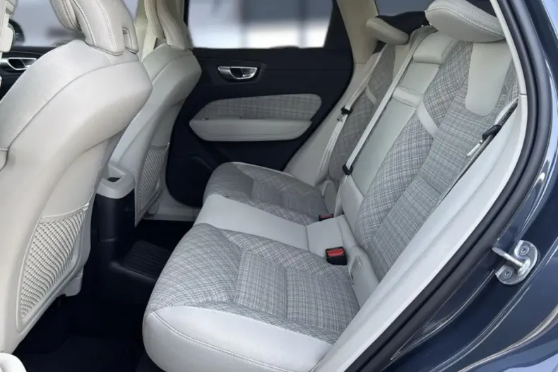 Volvo XC60 din 2023 cu 37.690 km - oferta VOL106921 - foto 13