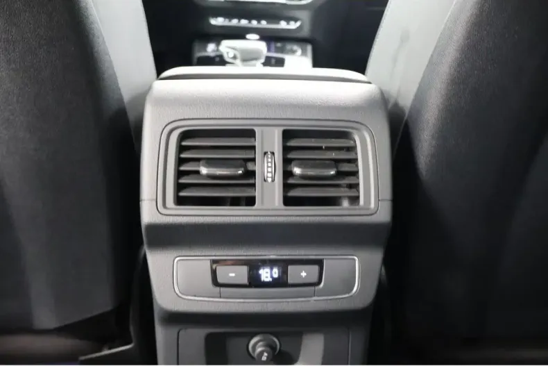 Audi Q5 din 2025 cu 15.167 km - oferta AUD106923 - foto 14