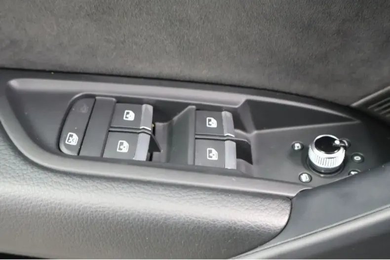 Audi Q5 din 2025 cu 15.167 km - oferta AUD106923 - foto 19