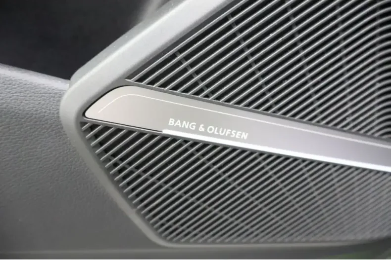 Audi Q5 din 2025 cu 15.167 km - oferta AUD106923 - foto 23