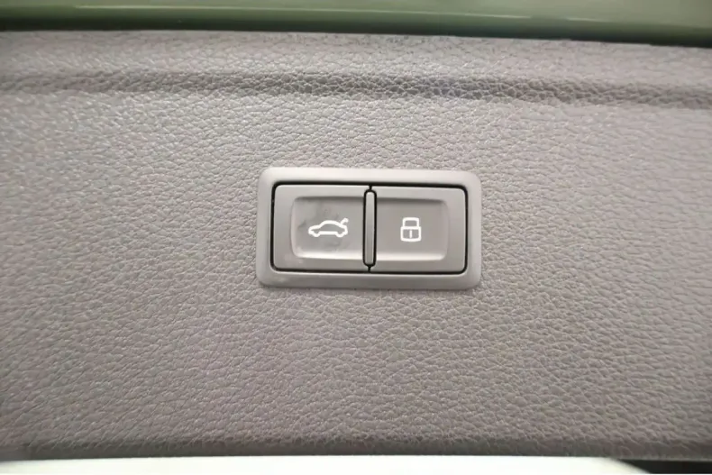 Audi Q5 din 2025 cu 15.167 km - oferta AUD106923 - foto 25