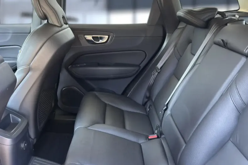 Volvo XC60 din 2022 cu 74.190 km - oferta VOL106928 - foto 13