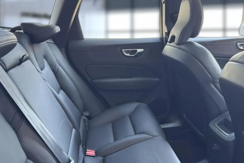 Volvo XC60 din 2022 cu 74.190 km - oferta VOL106928 - foto 16