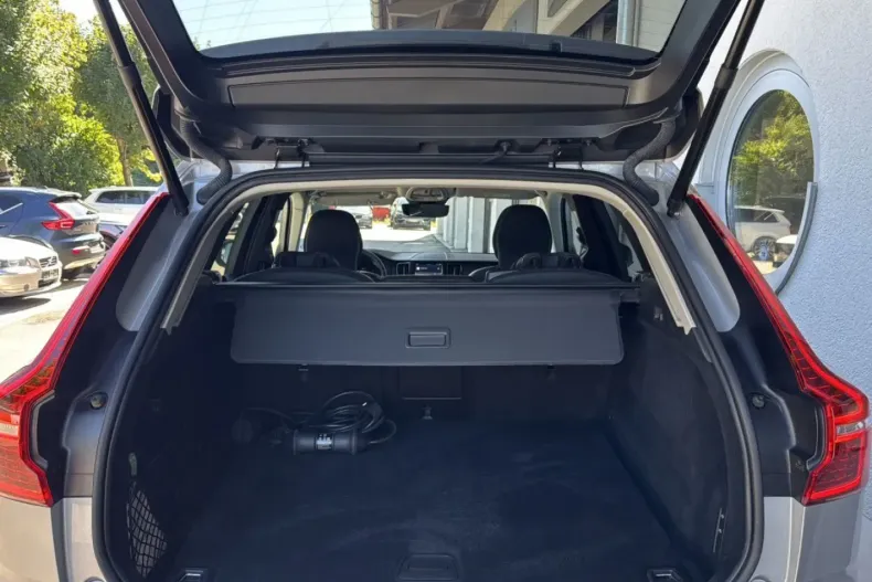 Volvo XC60 din 2022 cu 74.190 km - oferta VOL106928 - foto 20