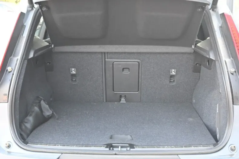 Volvo XC40 din 2022 cu 34.300 km - oferta VOL106929 - foto 9