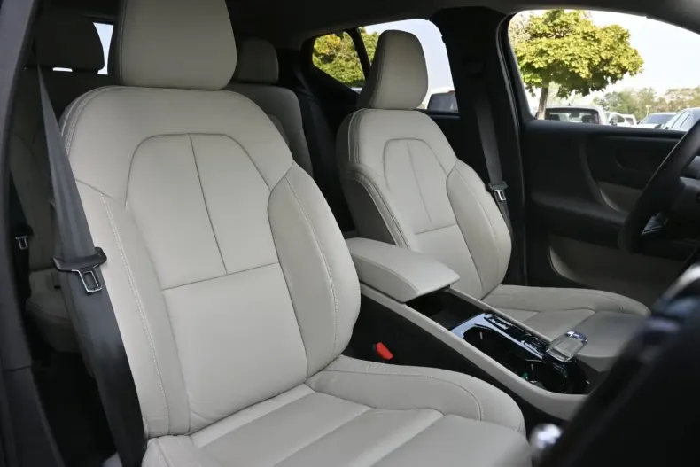 Volvo XC40 din 2022 cu 34.300 km - oferta VOL106929 - foto 12