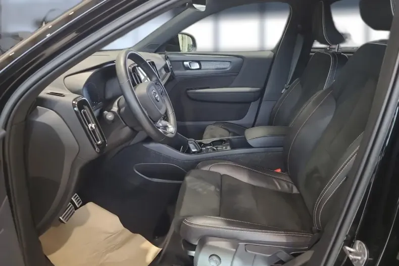 Volvo XC40 din 2022 cu 52.090 km - oferta VOL106933 - foto 6