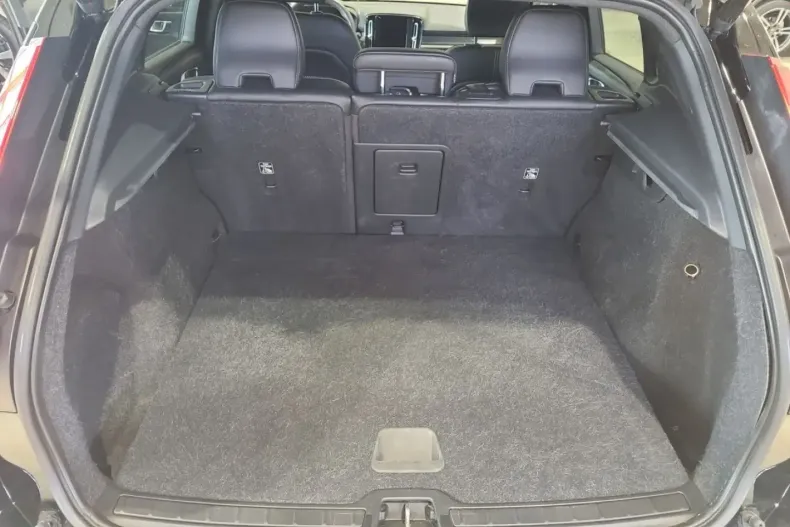 Volvo XC40 din 2022 cu 52.090 km - oferta VOL106933 - foto 11