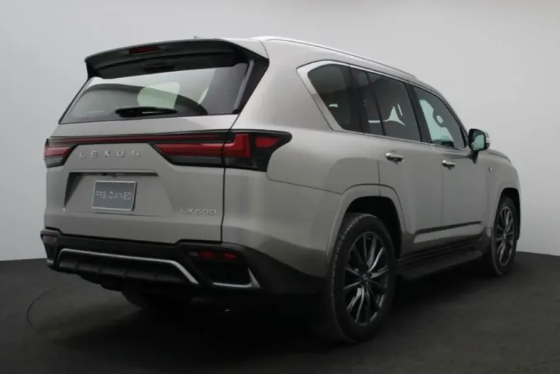 Lexus LX 600 din 2023 cu 21.803 km - oferta LEX106935 - foto 4