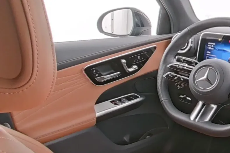 Mercedes-Benz GLC 300 din 2024 cu 14.900 km - oferta MER106941 - foto 9