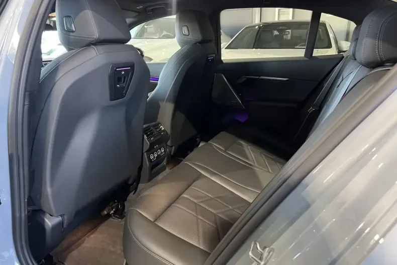 BMW 540 din 2025 cu 7.901 km - oferta BMW106969 - foto 2