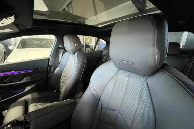 BMW 540 din 2025 cu 7.901 km - oferta BMW106969 - foto 6