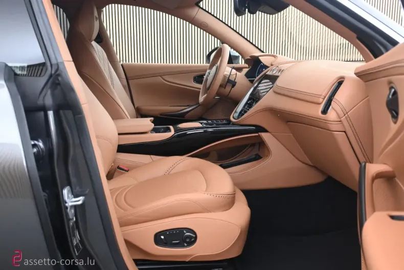 Aston Martin DBX din 2022 cu 1.319 km - oferta AST106997 - foto 27