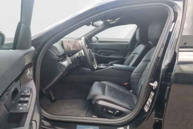 BMW 540 din 2024 cu 29.377 km - oferta BMW107000 - foto 11