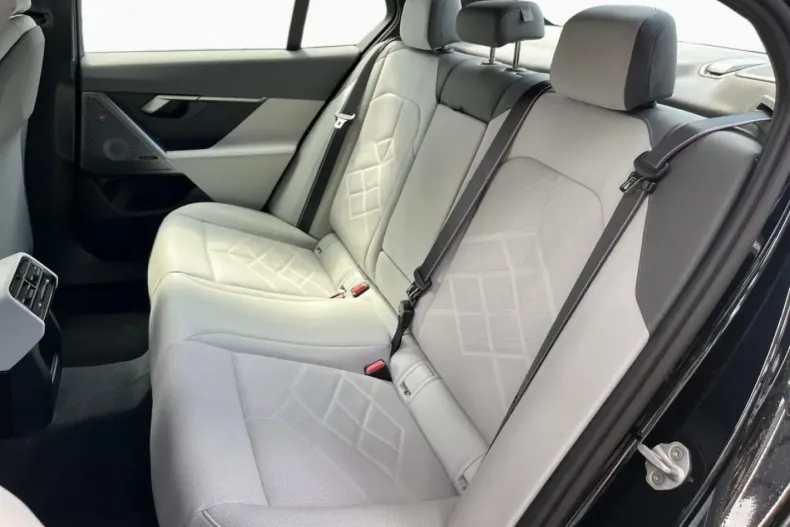 BMW 520 din 2024 cu 11.474 km - oferta BMW107002 - foto 12