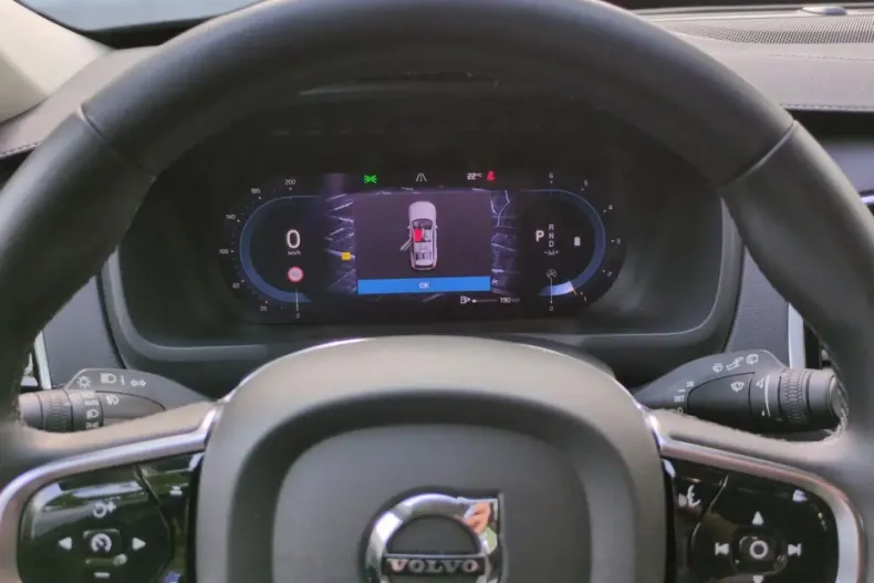 Volvo XC90 din 2023 cu 20.500 km - oferta VOL107009 - foto 10