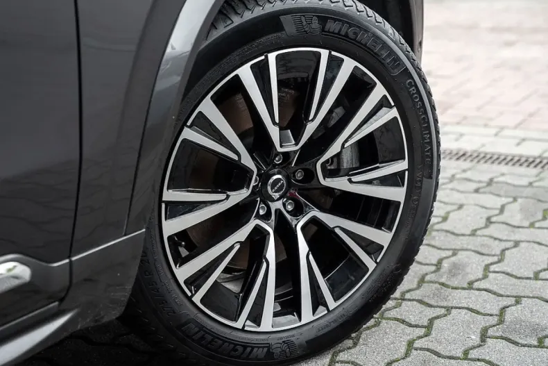 Volvo XC90 din 2023 cu 63.200 km - oferta VOL107012 - foto 7