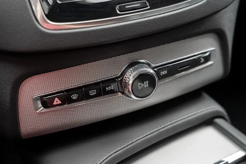 Volvo XC90 din 2023 cu 63.200 km - oferta VOL107012 - foto 19