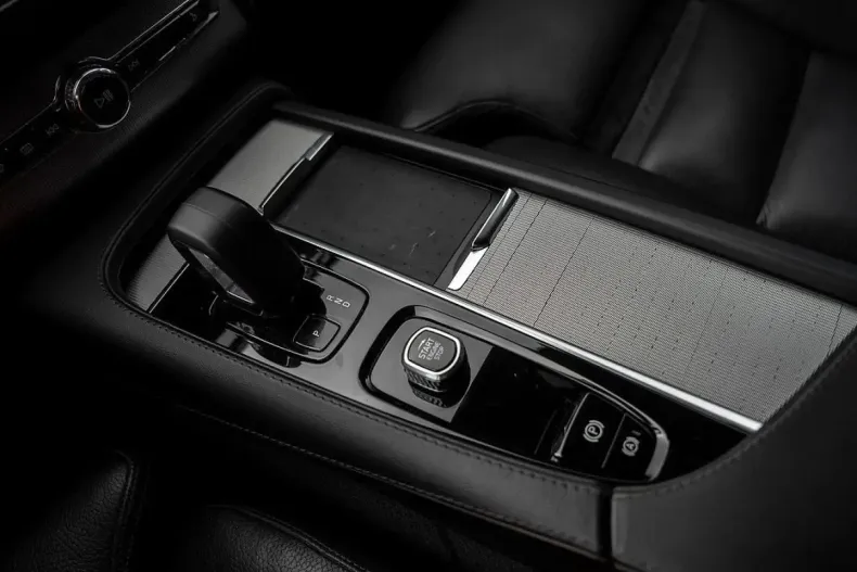 Volvo XC90 din 2023 cu 63.200 km - oferta VOL107012 - foto 20