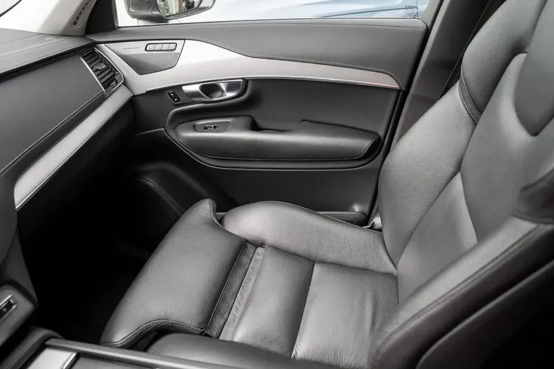 Volvo XC90 din 2023 cu 63.200 km - oferta VOL107012 - foto 22