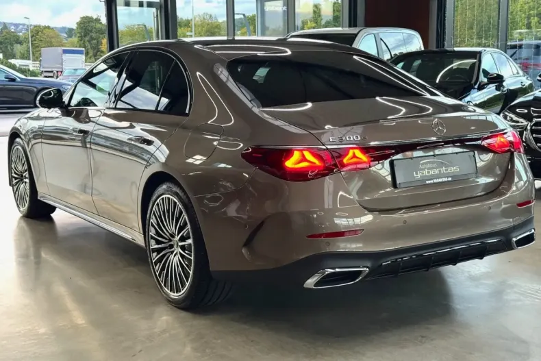Mercedes-Benz E 300 din 2025 cu 3.600 km - oferta MER107021 - foto 4