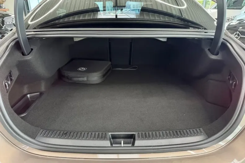 Mercedes-Benz E 300 din 2025 cu 3.600 km - oferta MER107021 - foto 15