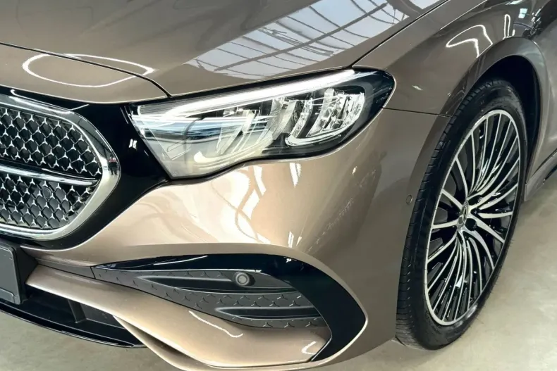 Mercedes-Benz E 300 din 2025 cu 3.600 km - oferta MER107021 - foto 19