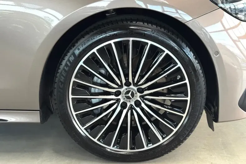 Mercedes-Benz E 300 din 2025 cu 3.600 km - oferta MER107021 - foto 20