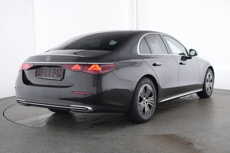 Mercedes-Benz E 200 din 2024 cu 3.897 km - oferta MER107023 - foto 2