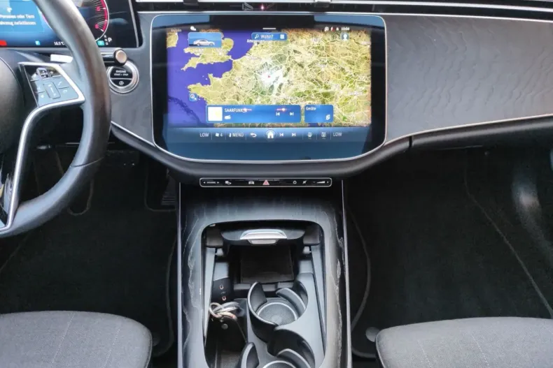 Mercedes-Benz E 220 din 2023 cu 31.200 km - oferta MER107025 - foto 10